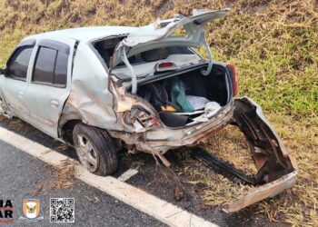 Acidente na MG-050 em Pedra do Indaiá deixa duas pessoas feridas