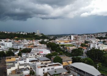 85% das cidades de Minas estão sob alerta de tempestade e granizo nesta quarta; veja a lista