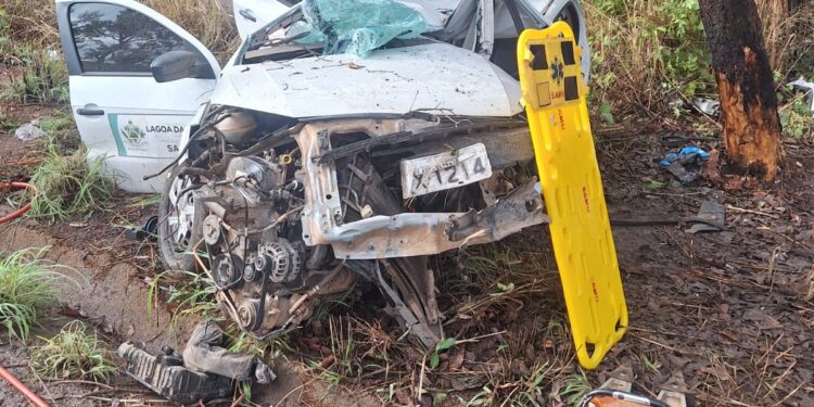 Acidente com veículo da Secretaria de Saúde de Lagoa da Prata deixa quatro feridos