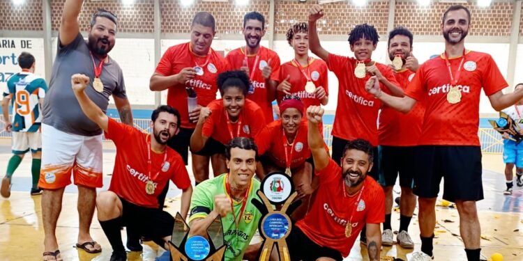 O time de futsal do CAPS II de Formiga-MG é campeão da 2° Liga dos Campeões InterCaps