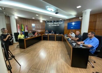 Câmara de Formiga recebe vereadores eleitos para tratar de procedimentos de posse