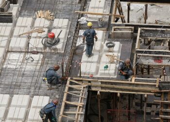 Caixa muda regras de financiamento, juros de bancos sobem e mercado teme desaquecimento