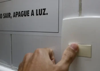 Alívio no bolso: Aneel anuncia bandeira amarela para o mês de novembro