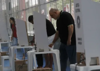 Segundo turno das eleições acontece em 51 municípios neste domingo