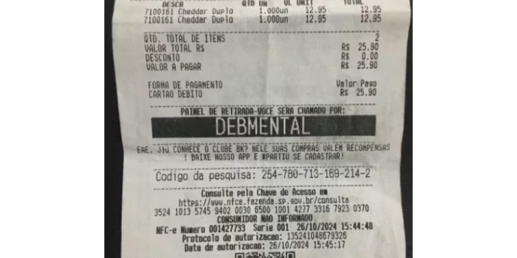 Funcionária do Burger King é demitida após identificar cliente como ‘debmental’ em notinha