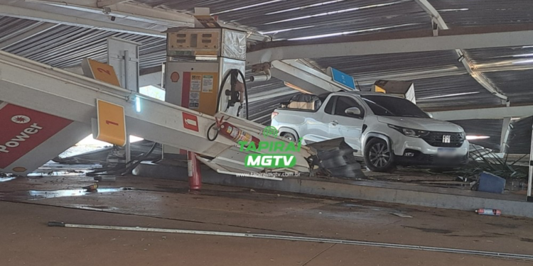 Chuva com ventos fortes provoca estragos em Posto de Combustíveis na BR-262, em Luz