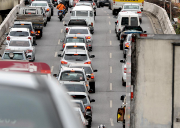 Motoristas que não quitaram o IPVA podem parcelar o pagamento em até 12 vezes