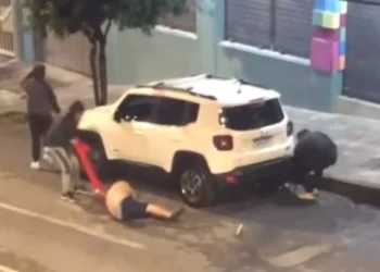Torcedores do River Plate se envolvem em confronto com atleticanos em Divinópolis antes de semifinal da Libertadores