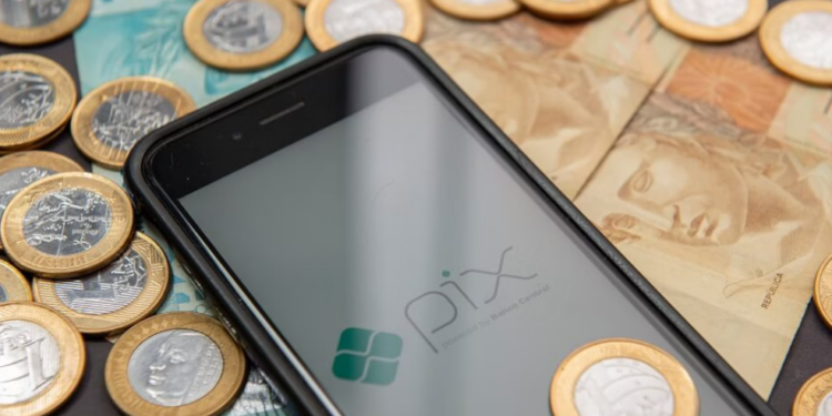 Pix está fora do ar? Usuários relatam problema no sistema em vários bancos