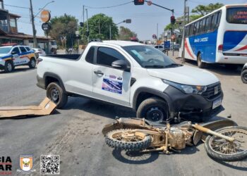 Colisão transversal na BR-354, em Arcos, deixa uma vítima com ferimentos leves