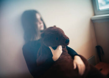 Dono de mercearia é preso após menina de 9 anos relatar abuso à professora em MG