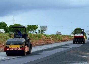 Prefeitura de Arcos inicia asfaltamento e melhora acesso ao bairro Esplanada