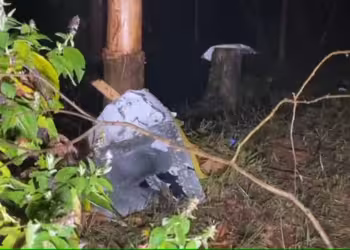 Avião de pequeno porte que voava para BH cai em São Paulo durante tempestade