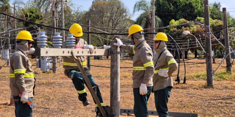 Centro-oeste terá 9 novas bases da Cemig. Empresa já prepara novos eletricistas para atuação