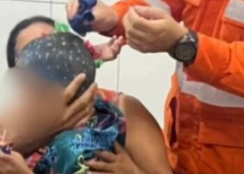 ‘Cabelo maluco’: bombeiros socorrem criança com objetos presos na cabeça