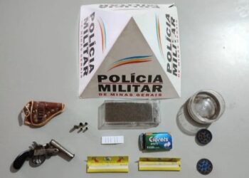 PM apreende arma, munições e drogas em Camacho