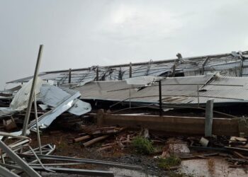 Vendaval causa estragos na área rural de Formiga e provoca a morte de animais após desabamento de estruturas