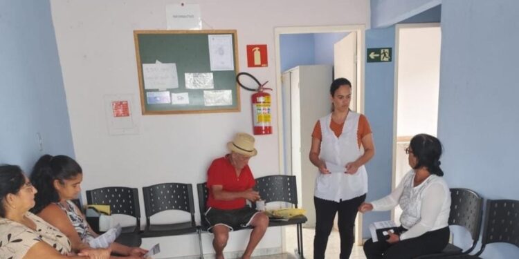 Ação coletiva mobiliza comunidade de Falhas no combate à dengue