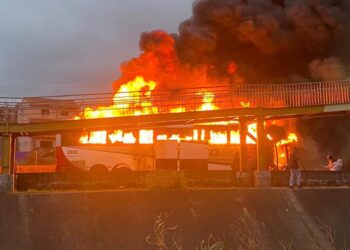 Emboscada de torcedores do Palmeiras a ônibus da ‘Máfia Azul’ deixa um morto e 12 feridos