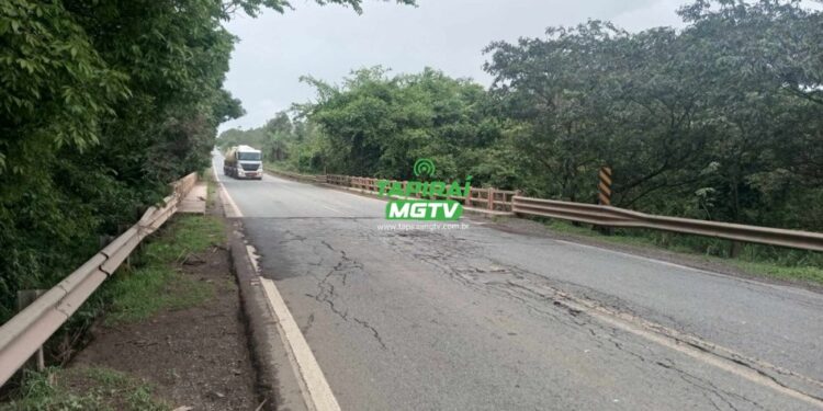 Desnível na BR-354 entre Tapiraí e Bambuí volta a preocupar motoristas