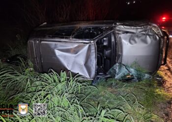 Capotamento na BR-354 em Formiga deixa quatro pessoas feridas