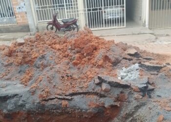 Sem conclusão, obra do SAAE no Jardim Primavera vira transtorno para a comunidade