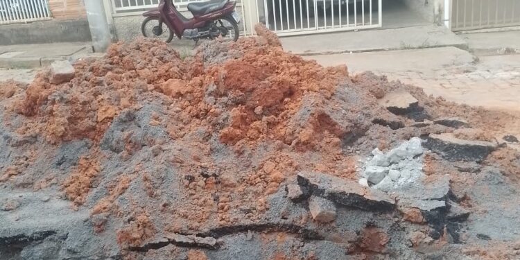 Sem conclusão, obra do SAAE no Jardim Primavera vira transtorno para a comunidade