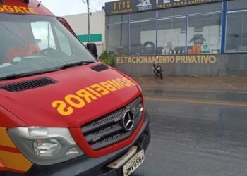 Acidente de motocicleta no bairro Mangabeiras mobiliza Corpo de Bombeiros de Formiga