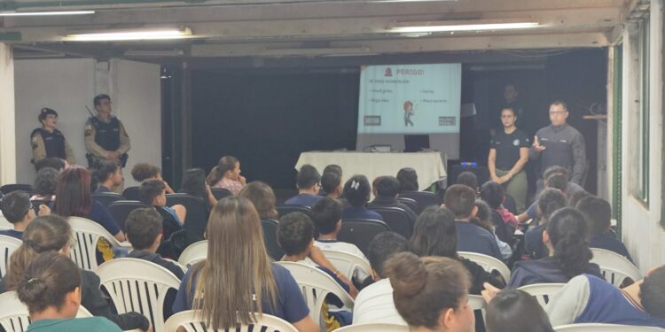 Polícias Militar e Penal realizam palestra sobre segurança e prevenção de crimes