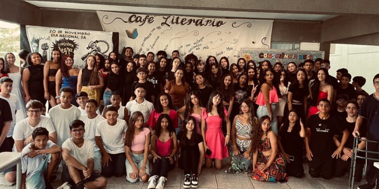 Café Literário na Escola Estadual Rodolfo Almeida destaca o Dia da Consciência Negra