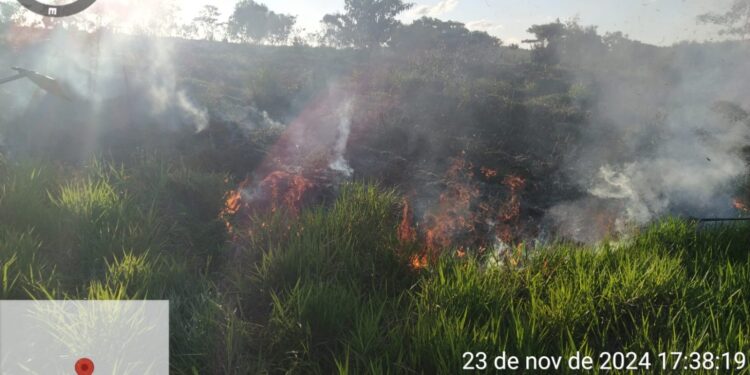 Incêndio na Comunidade de Padre Trindade mobiliza Corpo de Bombeiros em Formiga