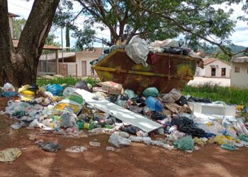 Problemas na coleta de lixo causam transtornos aos moradores do Distrito de Albertos