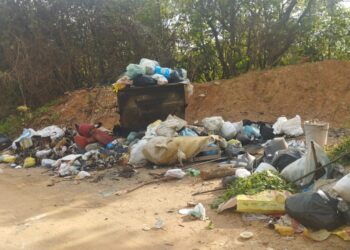 Atrasos e dificuldades na coleta de lixo gera reclamações e problemas a moradores da zona rural de Formiga