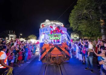 Locomotiva com Papai Noel a bordo vai passar por Bambuí e Arcos em dezembro