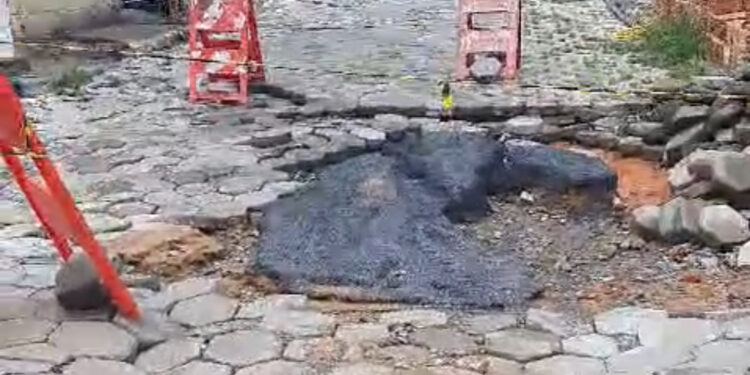 Chuva volta a comprometer rua no Santa Teresa e deixa moradores em alerta para novos acidentes