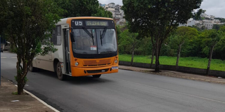Prefeitura de Formiga exige plano de investimentos e ameaça rescisão de contrato com Viação Formiga