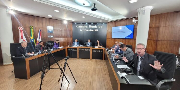 Câmara de Formiga aprova projetos de impacto social e patrimonial