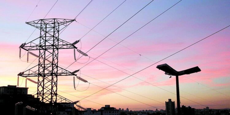 Justiça determina multa de R$ 100 mil ao dia caso Cemig não evite queda de energia em cidade mineira