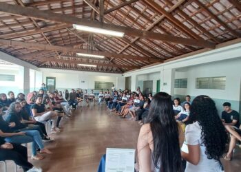 Córrego Fundo: Escola Estadual Padre José Sangali promove debate sobre saúde sexual com jovens