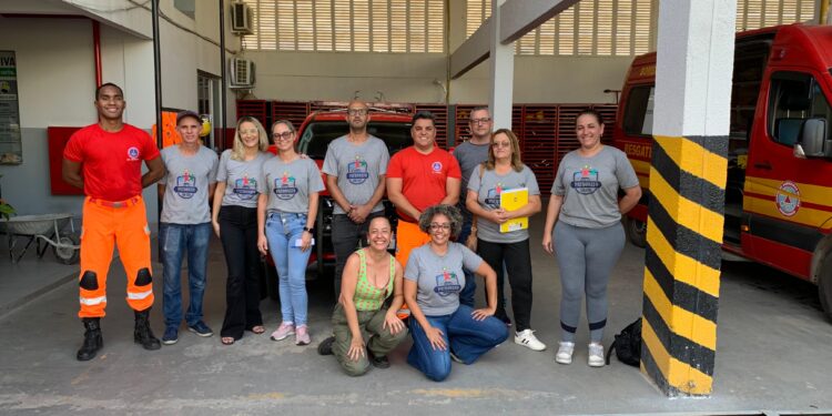 Bombeiros capacitam colaboradores do Patronato São Luiz para agir em caso de emergência