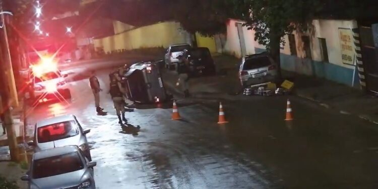 Capotamento é registrado em Bambuí