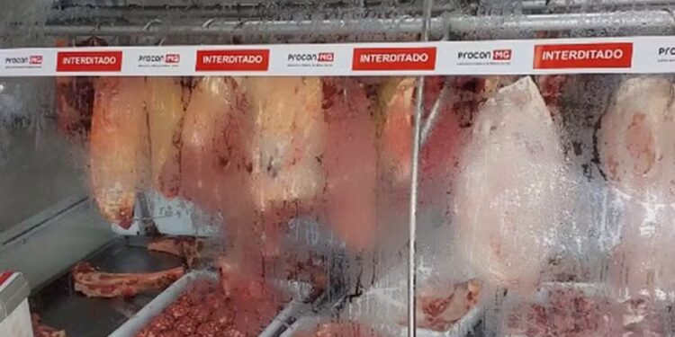 Bom Despacho: carnes impróprias para o consumo são apreendidas durante fiscalização; três açougues são interditados