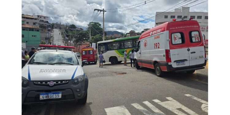 Motociclista é esmagada por ônibus e morre após tentativa de ultrapassagem em MG