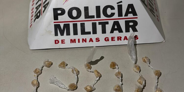 Formiga: Polícia Militar prende homem e apreende drogas no bairro Ramiro Batista da Costa