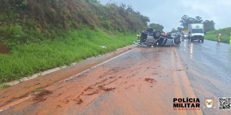 Acidente na MG-050 deixa quatro feridos em Pedra do Indaiá