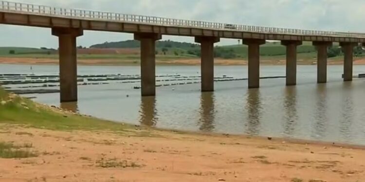 Lago de Furnas registra o menor volume útil dos últimos 3 anos; nível atual está abaixo dos 30%