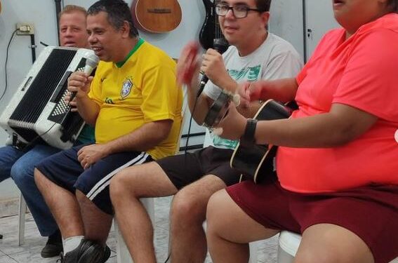 Aulas de música promovem inclusão e desenvolvimento em Córrego Fundo