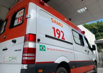 Itaúna: idoso sofre queda de ônibus e é hospitalizado em estado grave