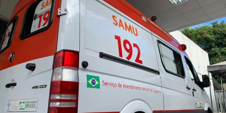 Itaúna: idoso sofre queda de ônibus e é hospitalizado em estado grave