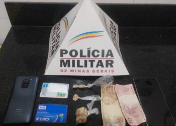 Formiga: Polícia Militar prende casal com drogas no bairro Mangabeiras